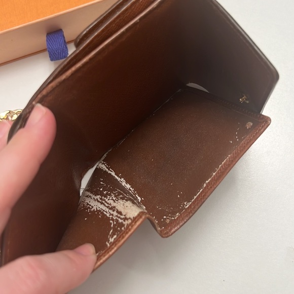 Louis Vuitton Monogram Wallet 4.5β x 4β Comes with unbranded chain and box - Picture 8 of 9